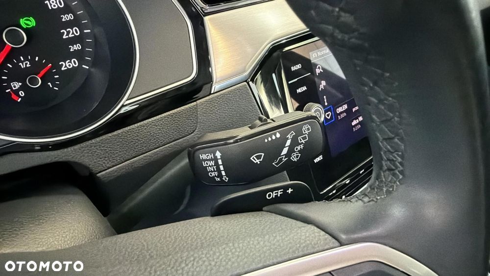 Volkswagen Passat 2.0 TDI EVO Elegance DSG - 24