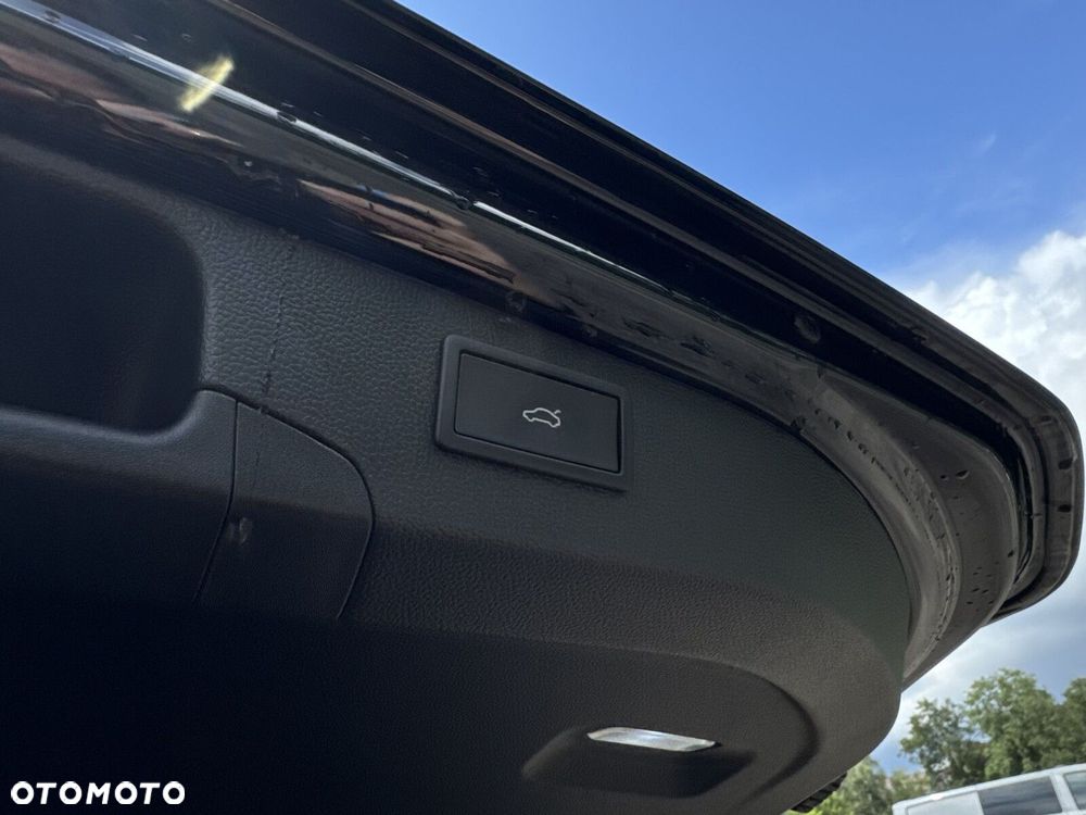 Volkswagen Passat Variant 2.0 TSI R-Line Plus DSG - 26