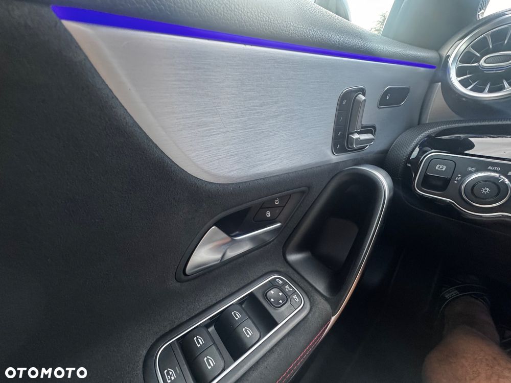 Mercedes-Benz Klasa A AMG 35 4Matic AMG Speedshift DCT 7G - 18