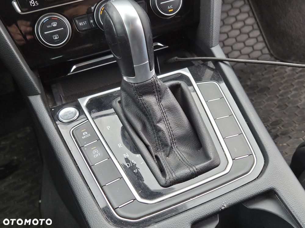 Volkswagen Passat 2.0 TDI SCR Highline DSG - 14