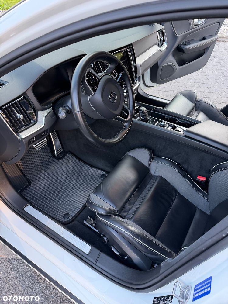 Volvo V60 B3 B R-Design - 18