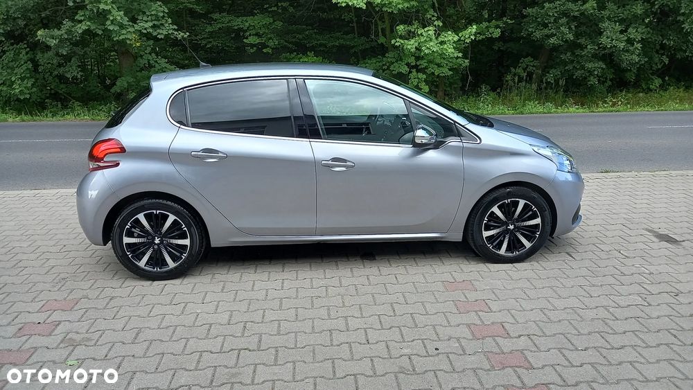 Peugeot 208 1.2 PureTech GPF Allure S&S EAT6 - 9