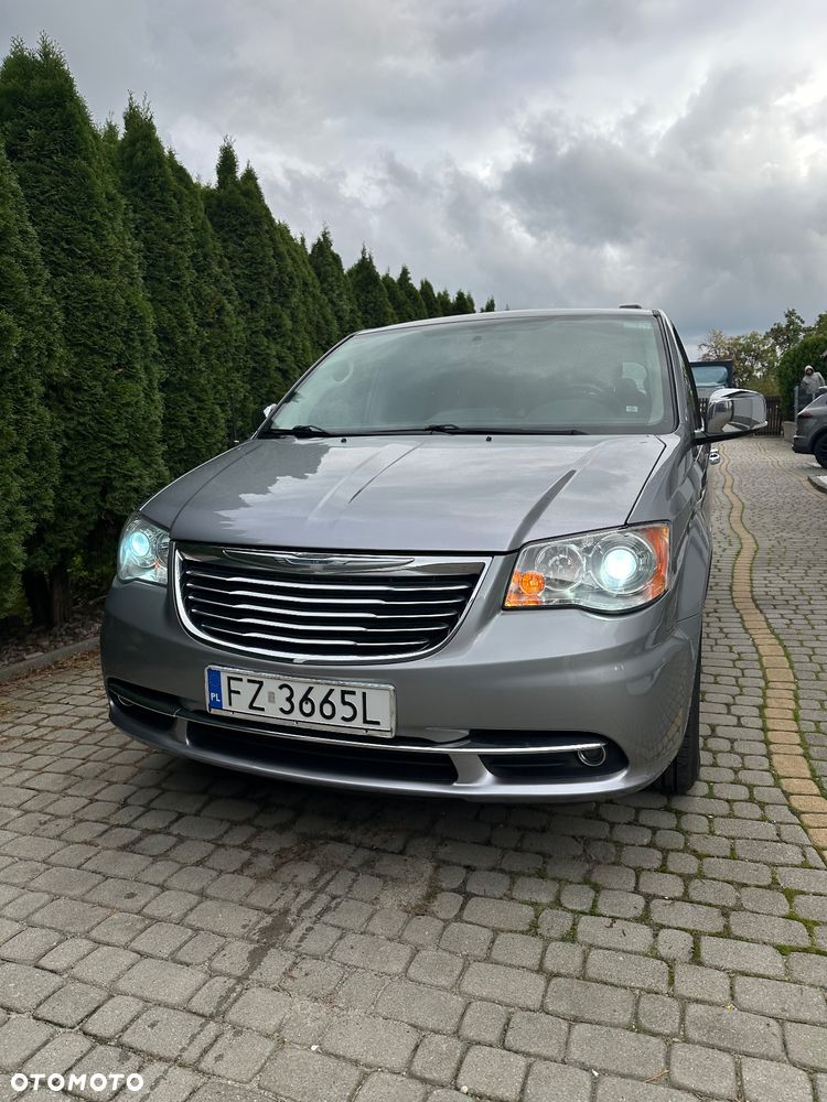 Chrysler Town & Country 3.6 Limited - 1