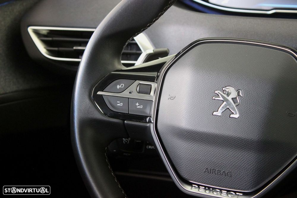 Peugeot 3008 1.5 BlueHDi Allure Pack EAT8 - 17