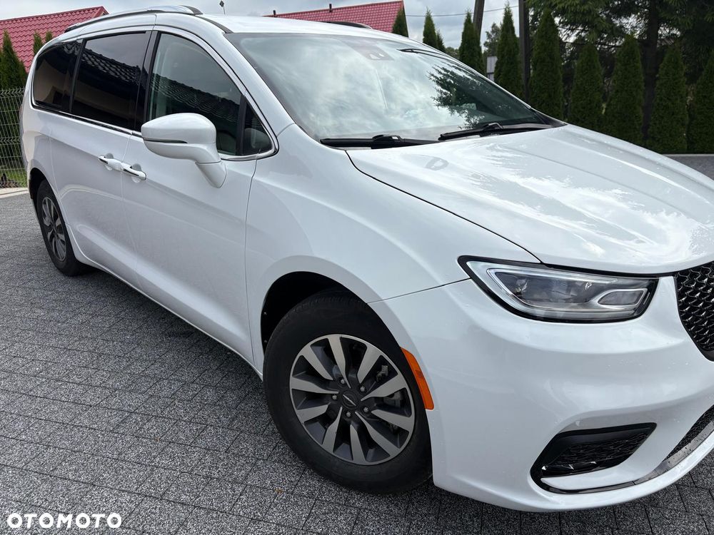 Chrysler Pacifica - 11