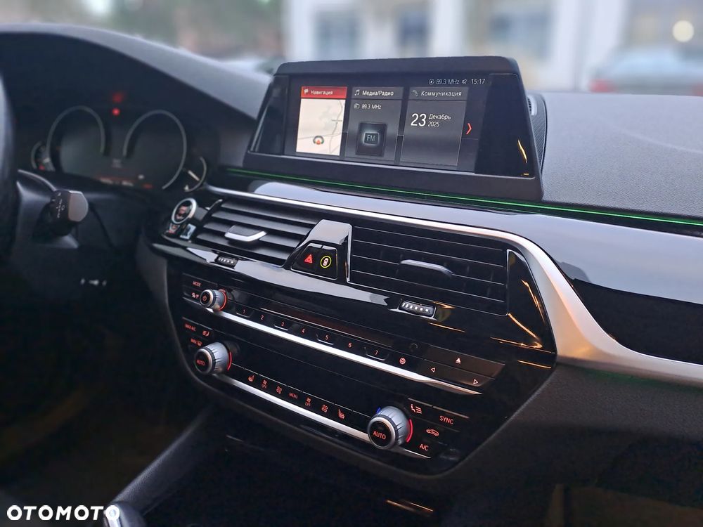 BMW Seria 5 530d xDrive Sport Line - 8