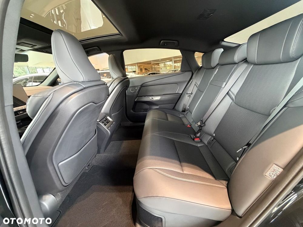 Lexus ES - 10