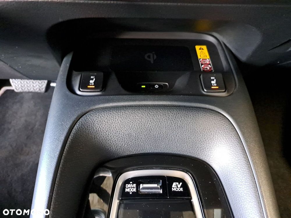 Toyota Corolla 1.8 Hybrid Comfort - 29
