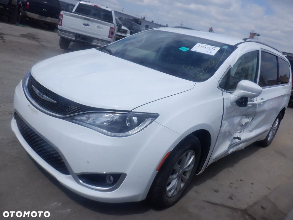 Chrysler Pacifica - 25