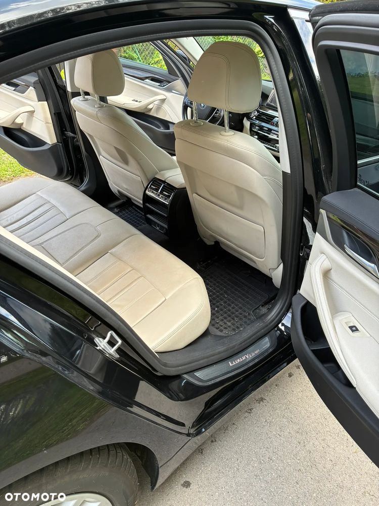 BMW Seria 5 520d xDrive - 7