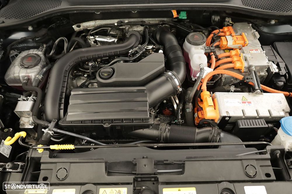 Cupra Formentor 1.5 e-Hybrid DSG - 25