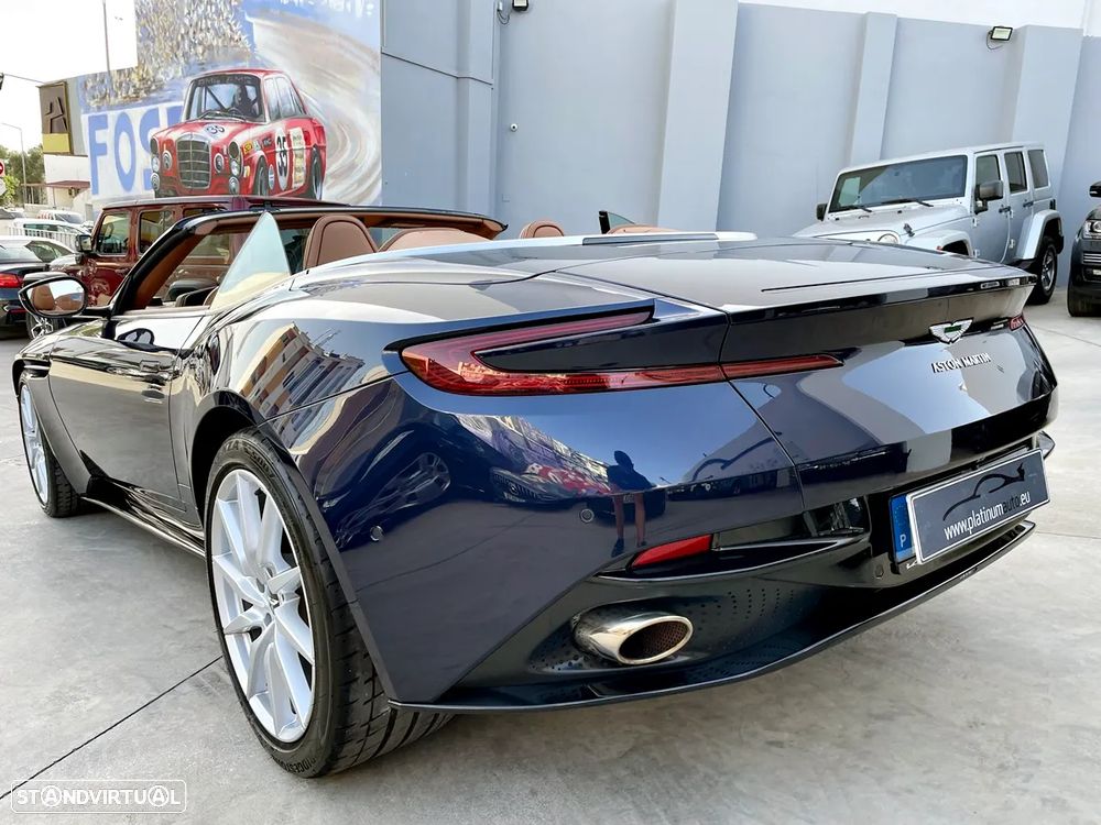 Aston Martin DB11 Coupé V8 Auto - 53