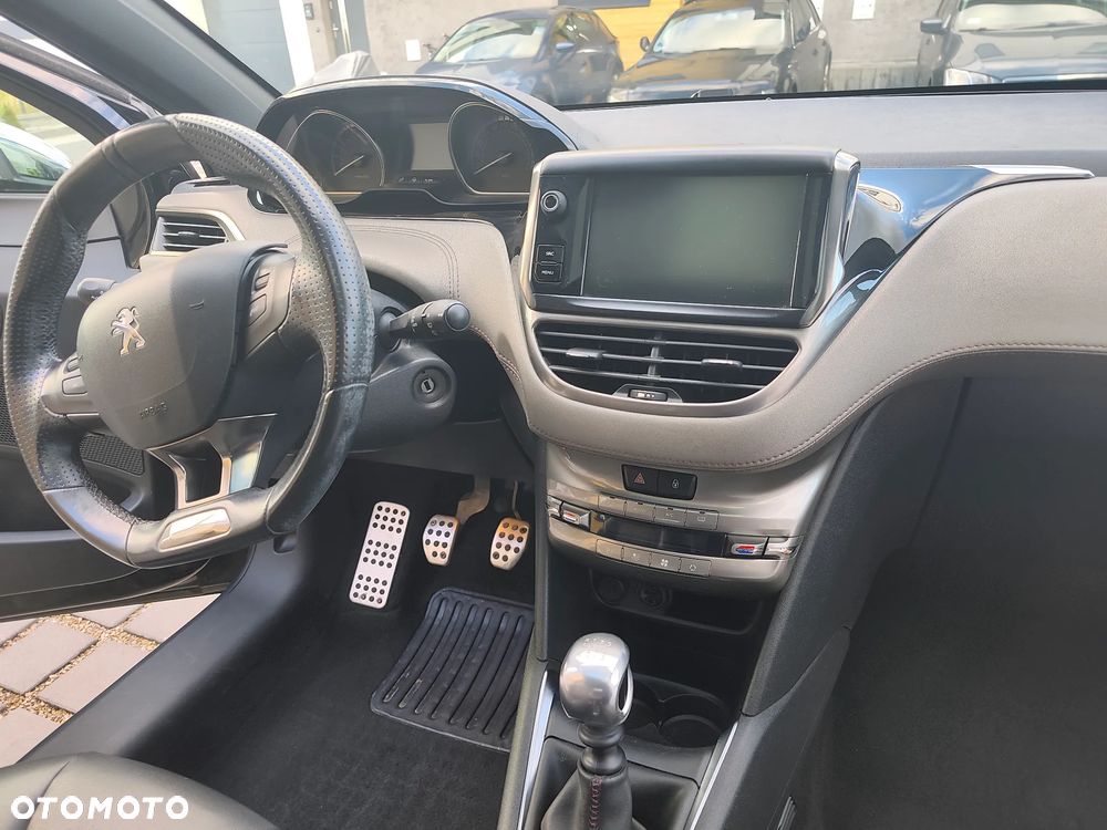 Peugeot 208 1.6 THP Allure - 6