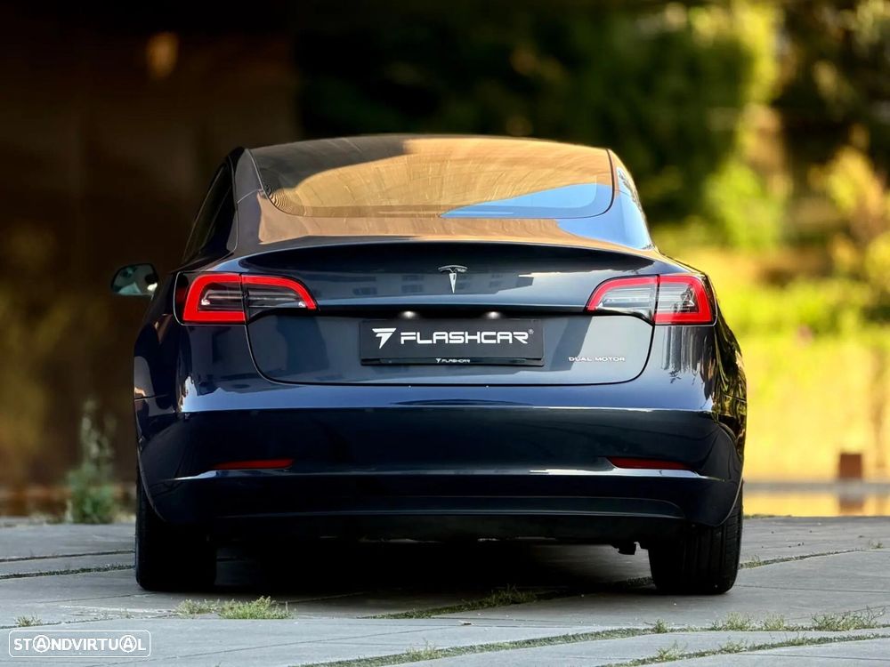 Tesla Model 3 - 8