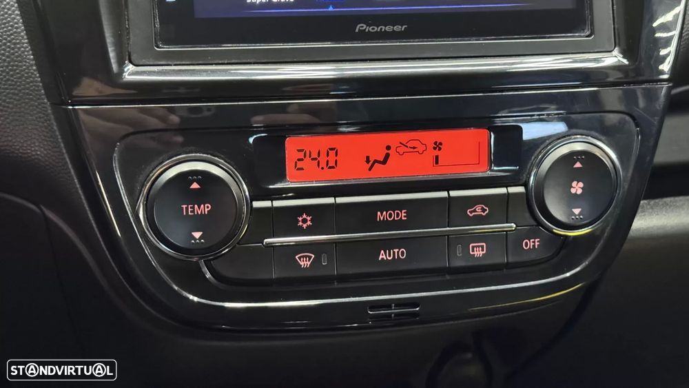 Mitsubishi Space Star 1.2 Intense Connect Edition - 32