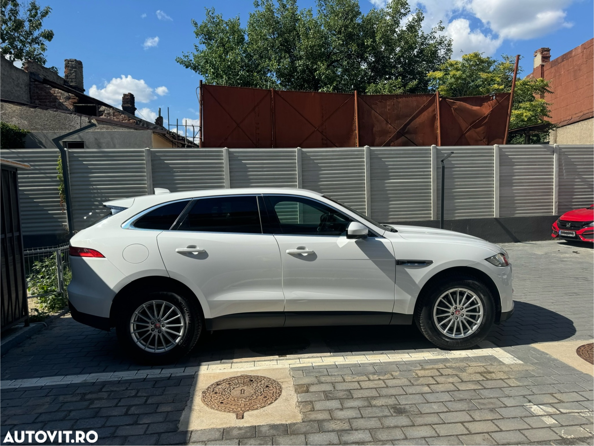 Jaguar F-Pace 20d AWD Pure - 4