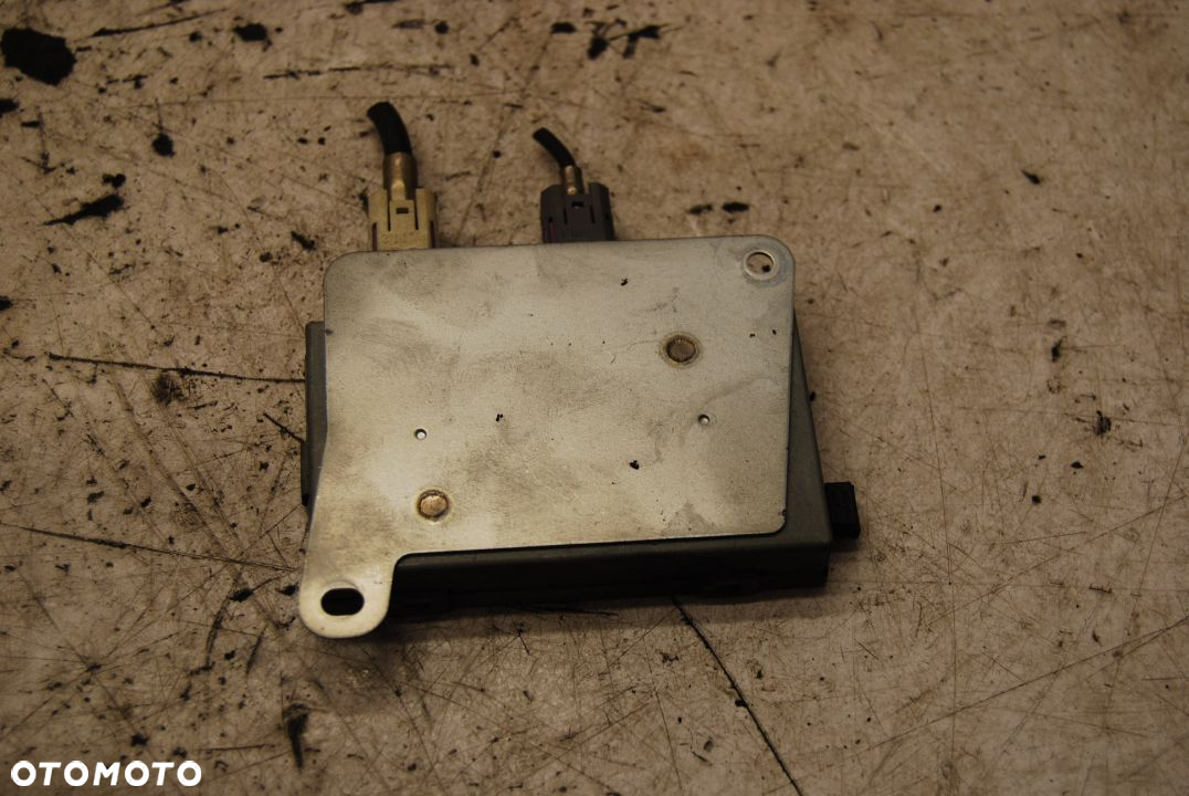 WZMACNIACZ ANTENY 8E9035225 AUDI A4 B6 B7 - 2