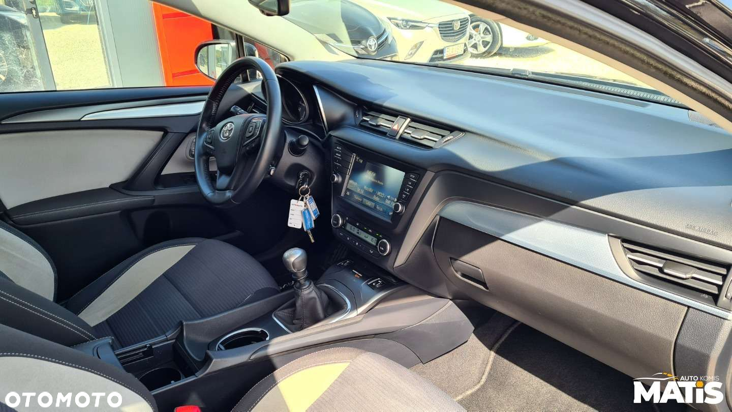 Toyota Avensis - 6