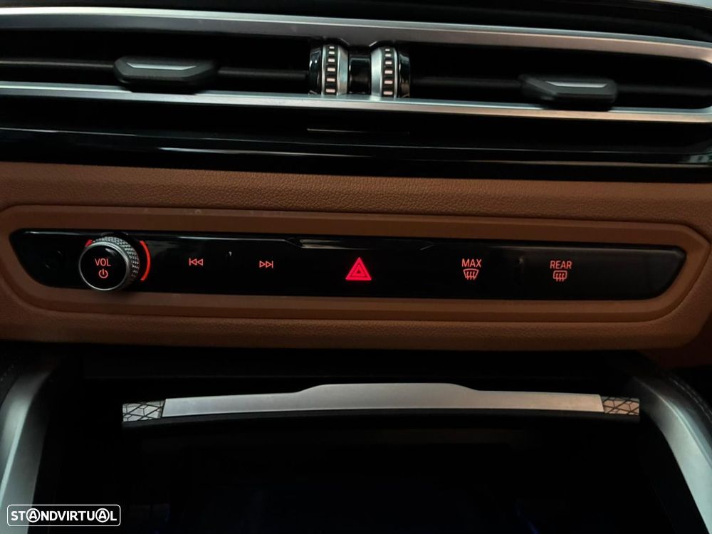 BMW i4 eDrive40 Pack Desportivo M - 46