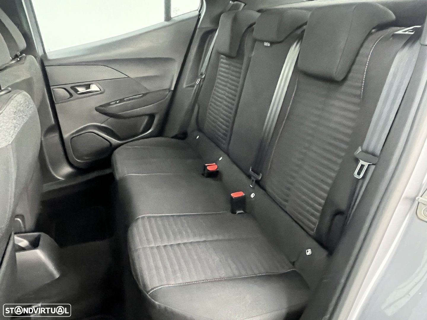 Peugeot 2008 1.2 PureTech Active Pack - 10