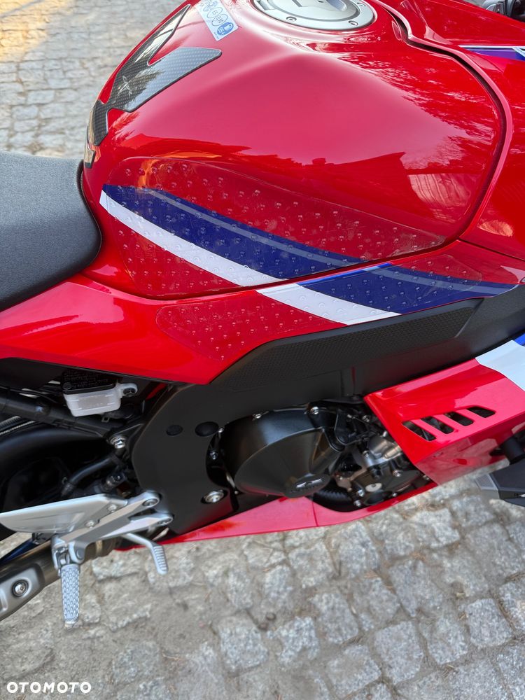 Honda CBR - 40