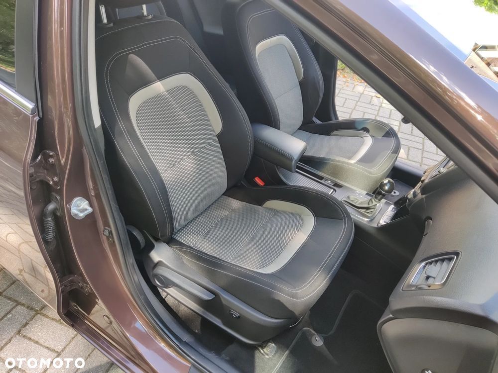 Kia Ceed 1.6 GDI DCT Platinum Edition - 28