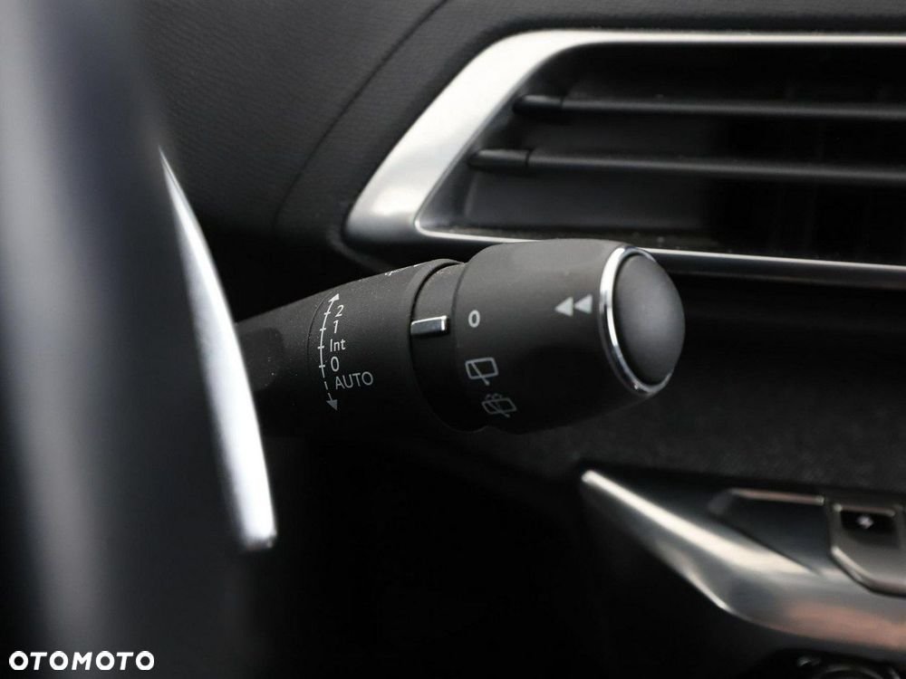 Peugeot 3008 225 e-EAT8 Allure - 38