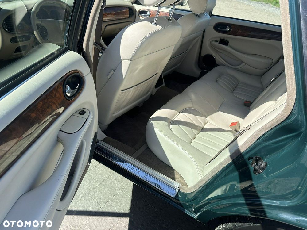 Jaguar XJ - 22