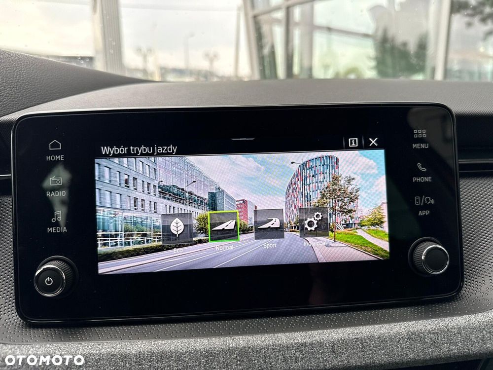 Skoda Kamiq 1.0 TSI Selection DSG - 31