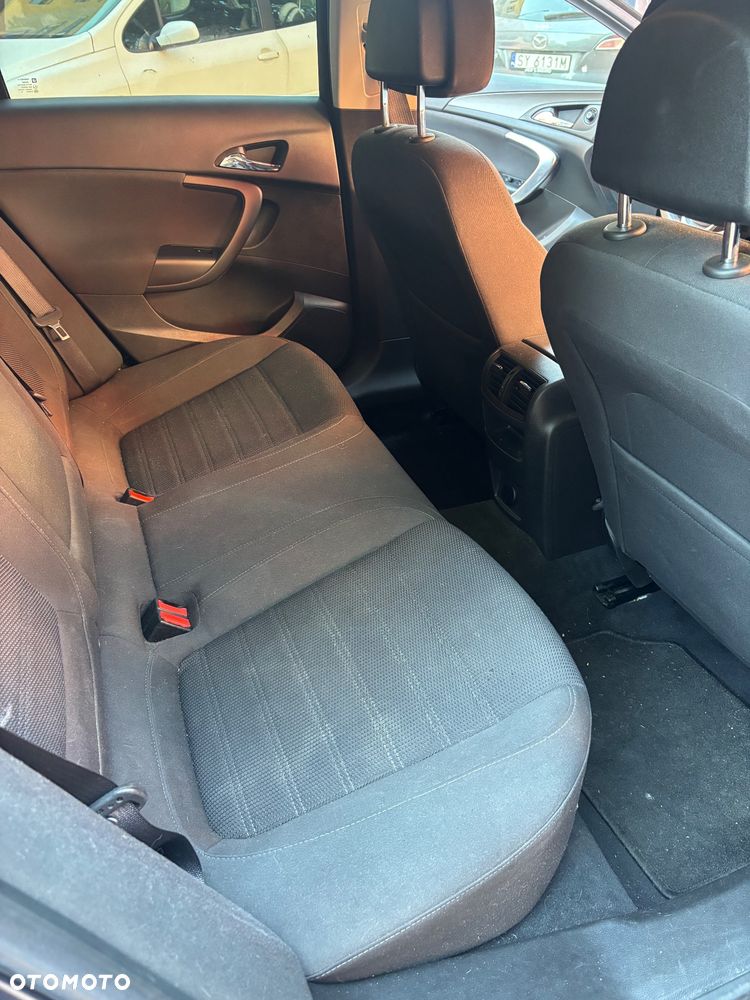Opel Insignia 1.8 - 12
