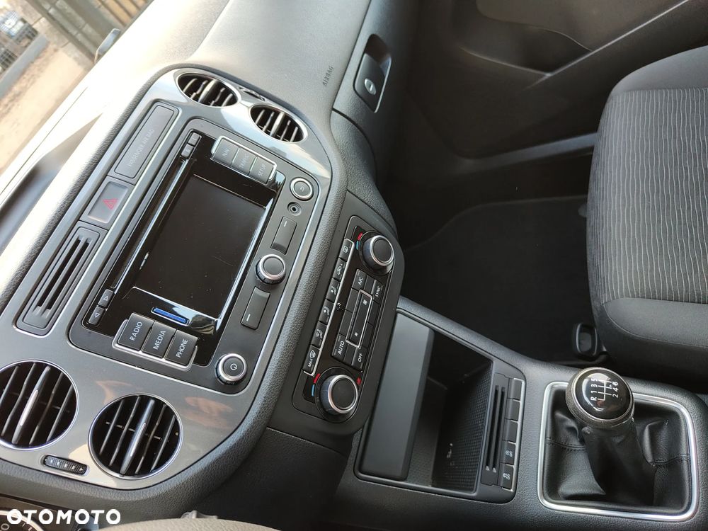 Volkswagen Tiguan 2.0 TDI DPF BlueMotion Technology Trend & Fun - 19