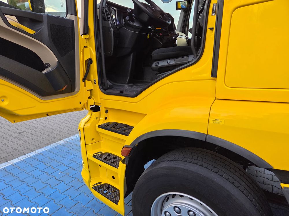 Mercedes-Benz Actros - 25