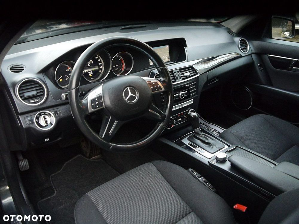 Mercedes-Benz Klasa C 220 CDI 7G-TRONIC Avantgarde Edition - 31