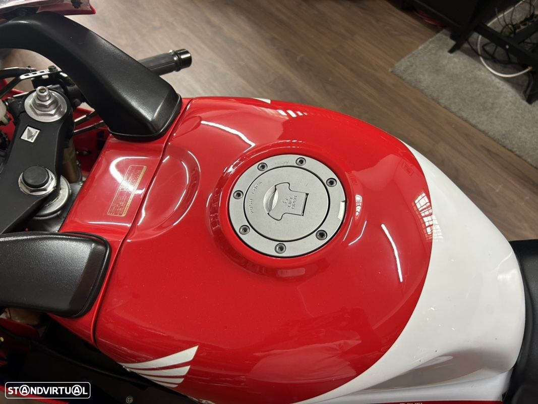 Honda RVF 400 - 10