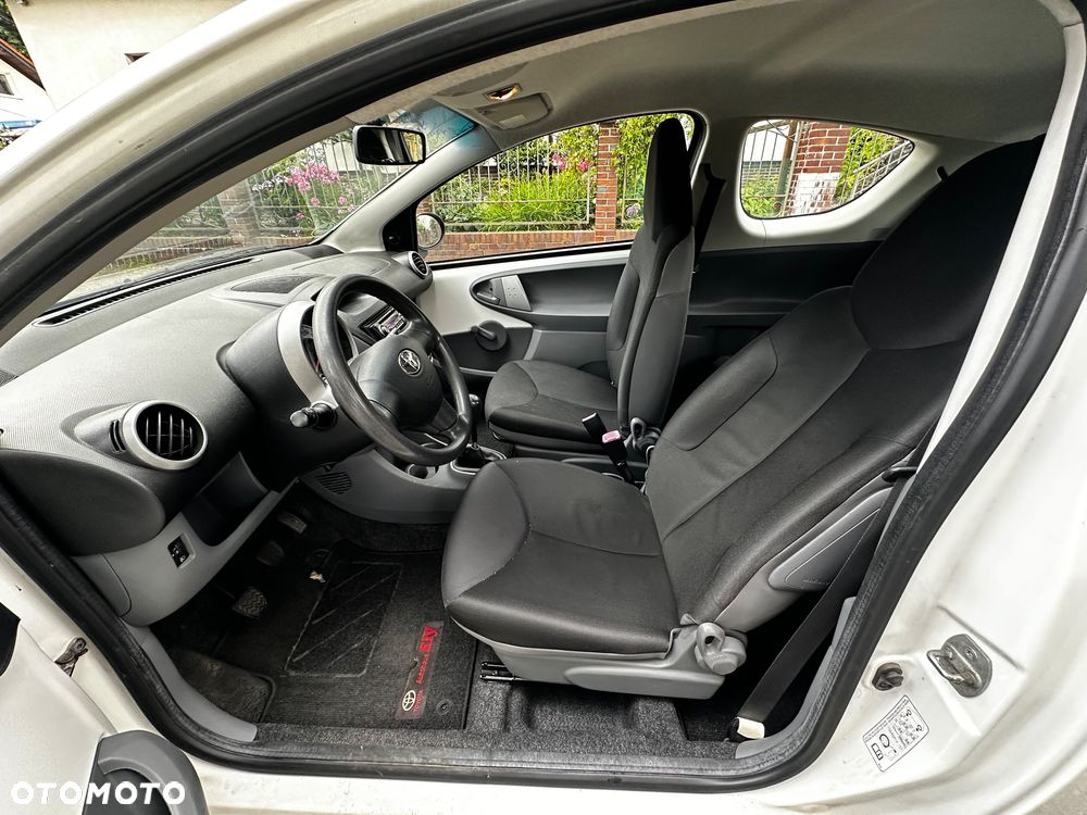 Toyota Aygo Standard - 15