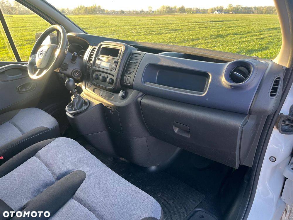 Opel Vivaro - 11