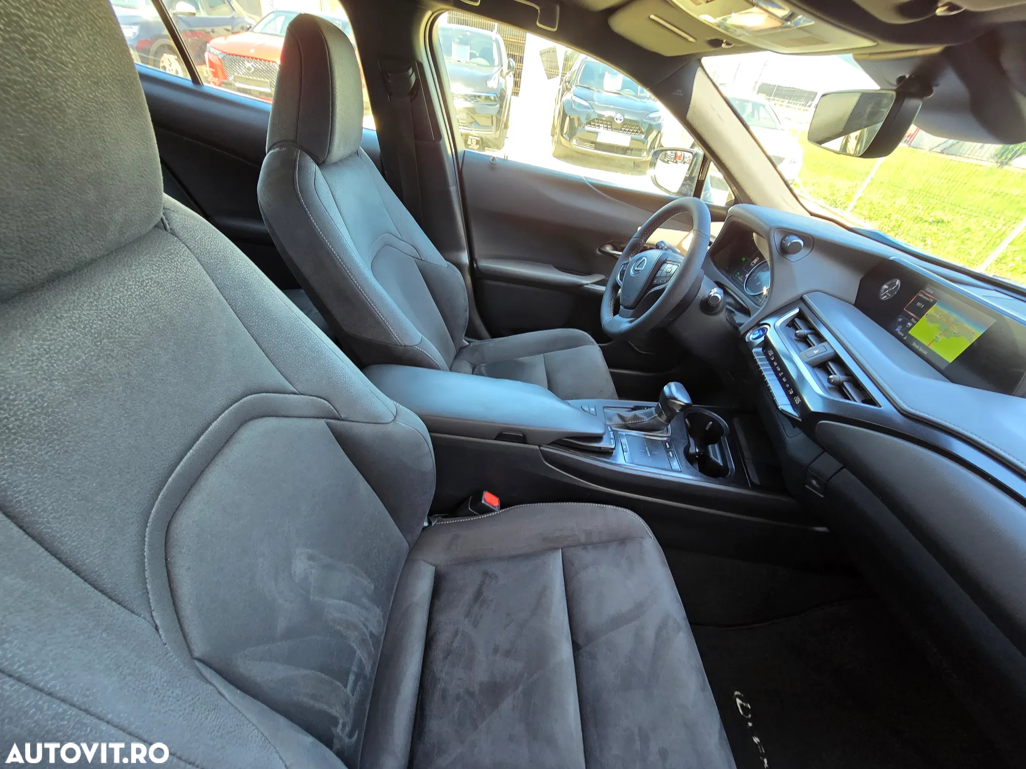 Lexus UX - 9