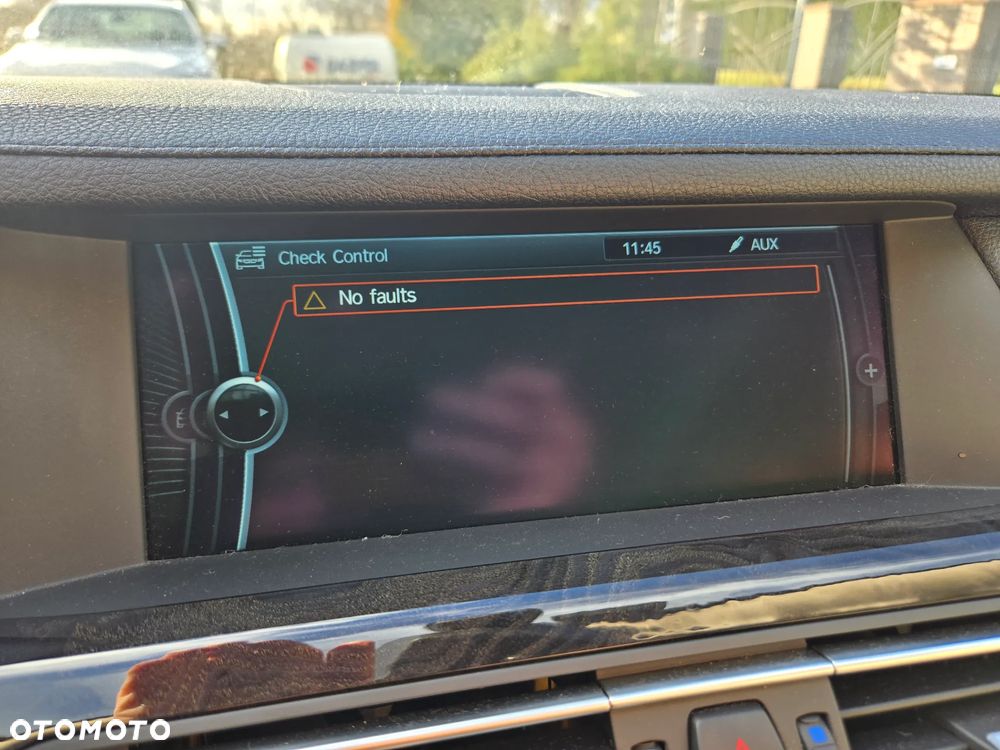 BMW Seria 7 740i - 34