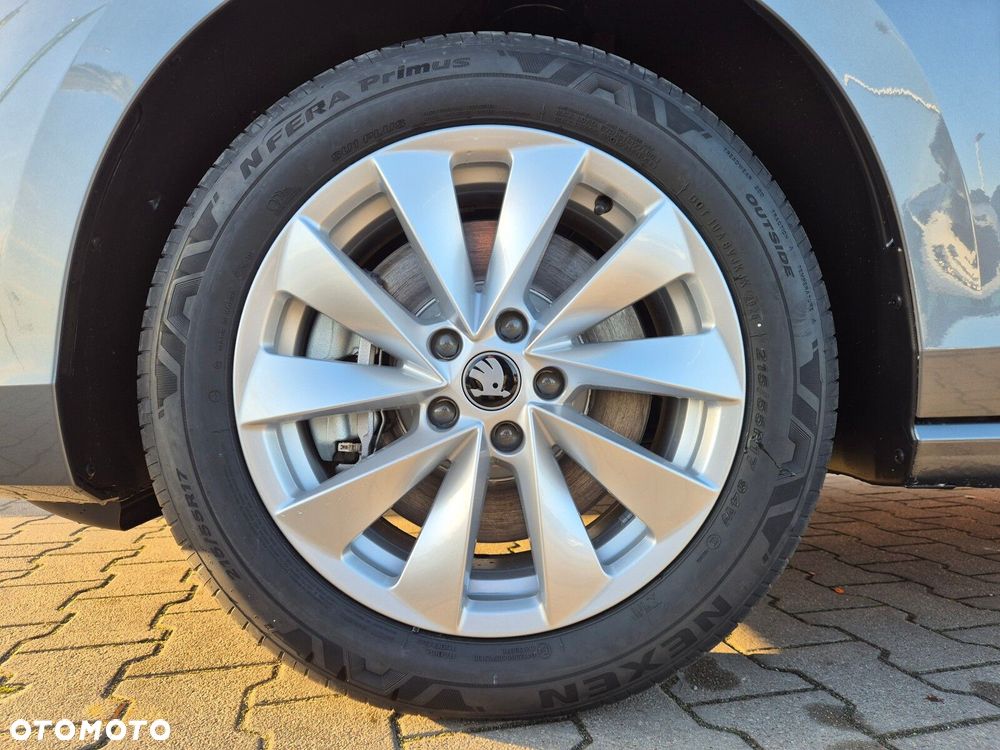 Skoda Superb 2.0 TDI SCR 4x4 Edition 130 DSG - 9