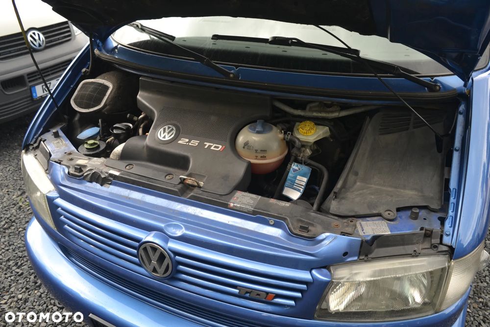Volkswagen Multivan - 30
