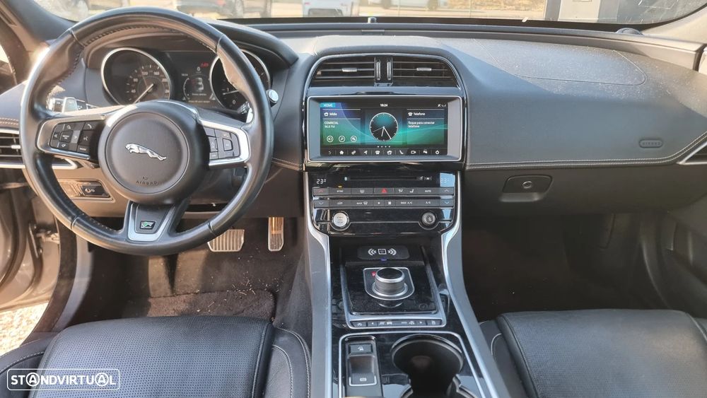 Jaguar XE 20d AWD Aut. R-Sport - 4