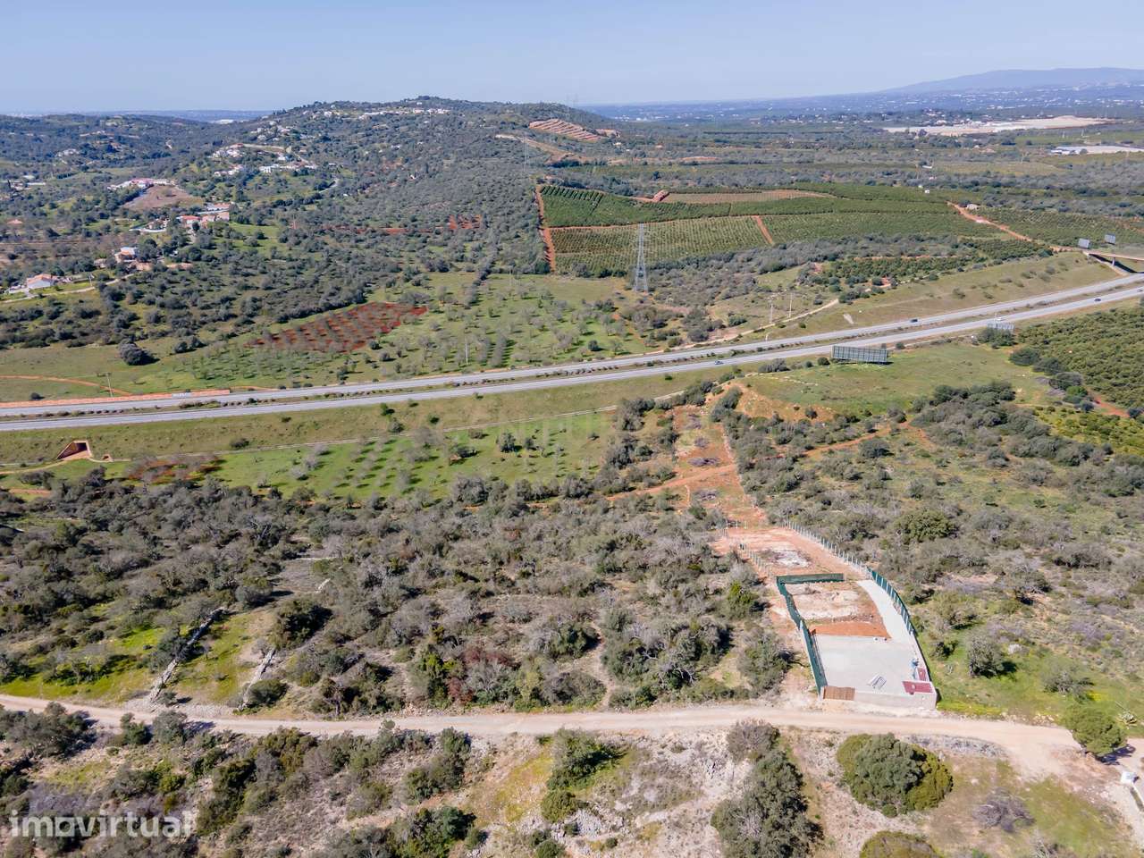 Lote de terreno rústico  com uma área de 19.560 m2, situado no Medronh - Grande imagem: 2/8