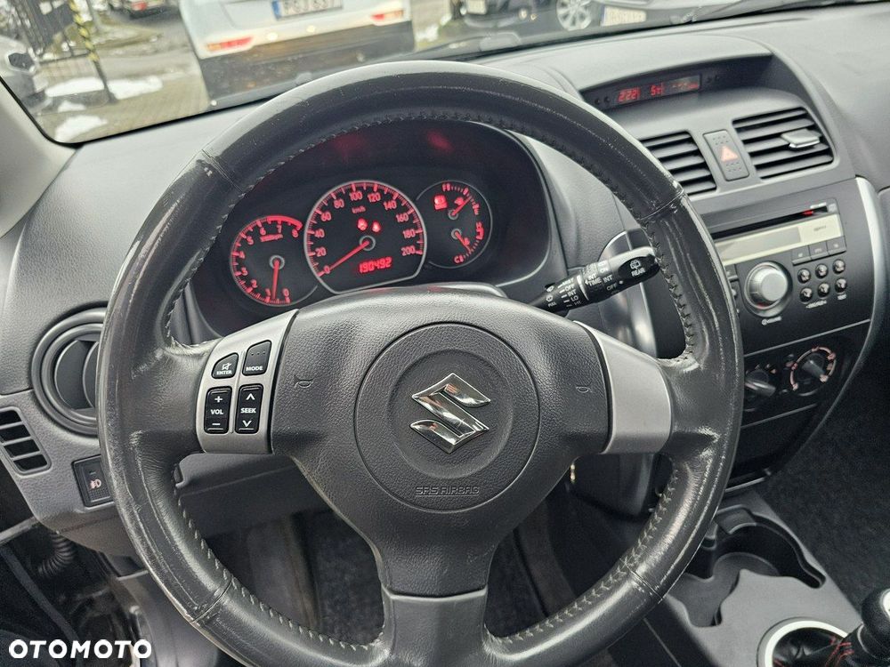 Suzuki SX4 1.6 GS / Premium - 19