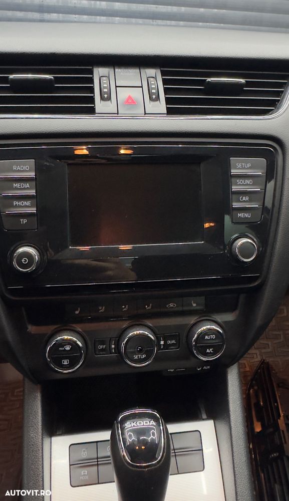 Skoda Octavia 1.6 TDI STYLE DSG - 14