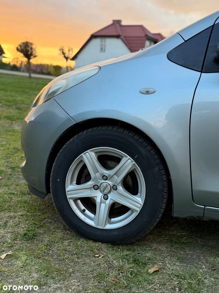 Toyota Yaris 1.3 Sol - 8