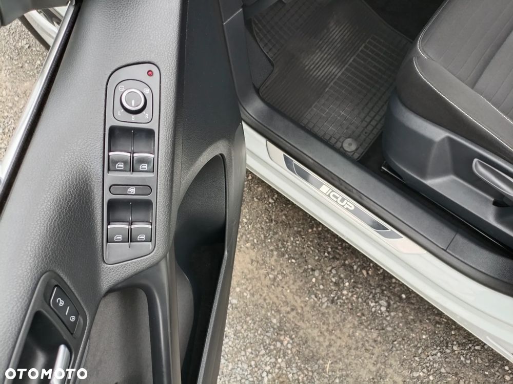 Volkswagen Tiguan 2.0 TDI DPF 4Motion BlueMotion Technology Cup Sport & Style - 24