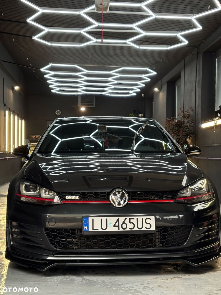 Volkswagen Golf - 3