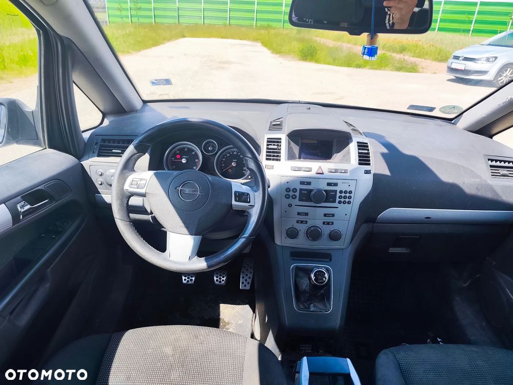 Opel Zafira - 2