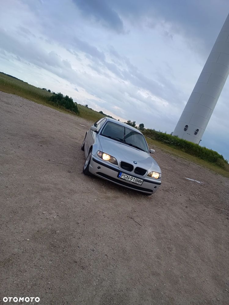 BMW Seria 3 318i - 1