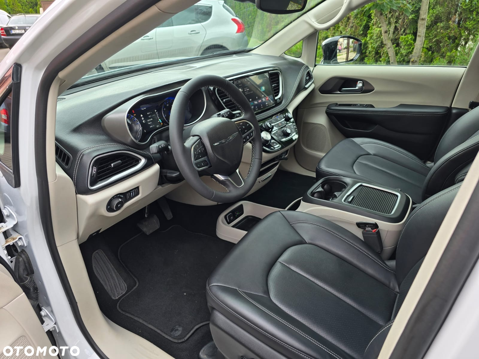 Chrysler Pacifica - 7
